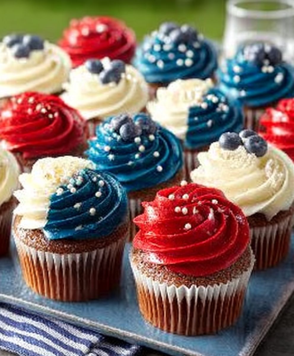Patriotic Cookies Cream Cupcakes