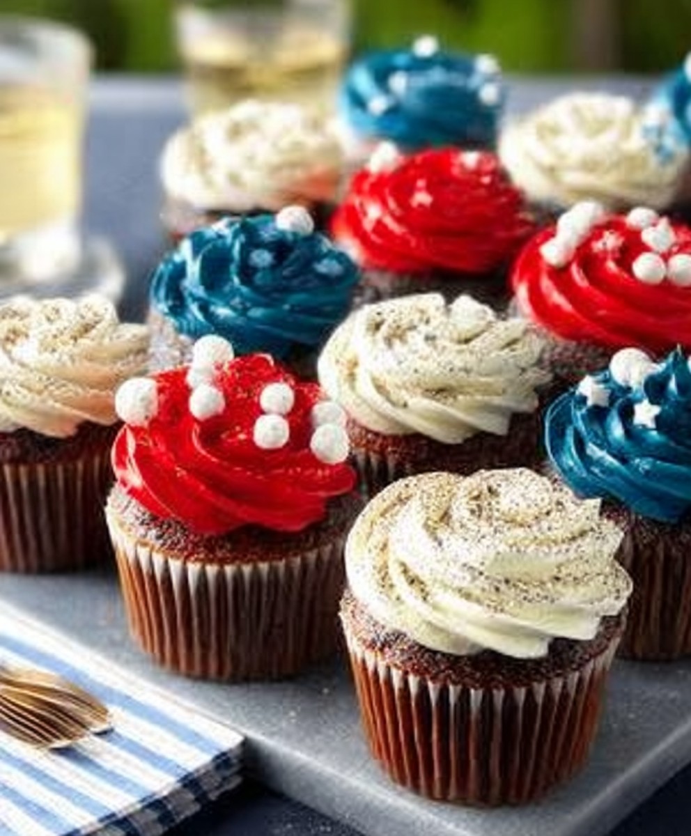 Patriotic Cookies Cream Cupcakes