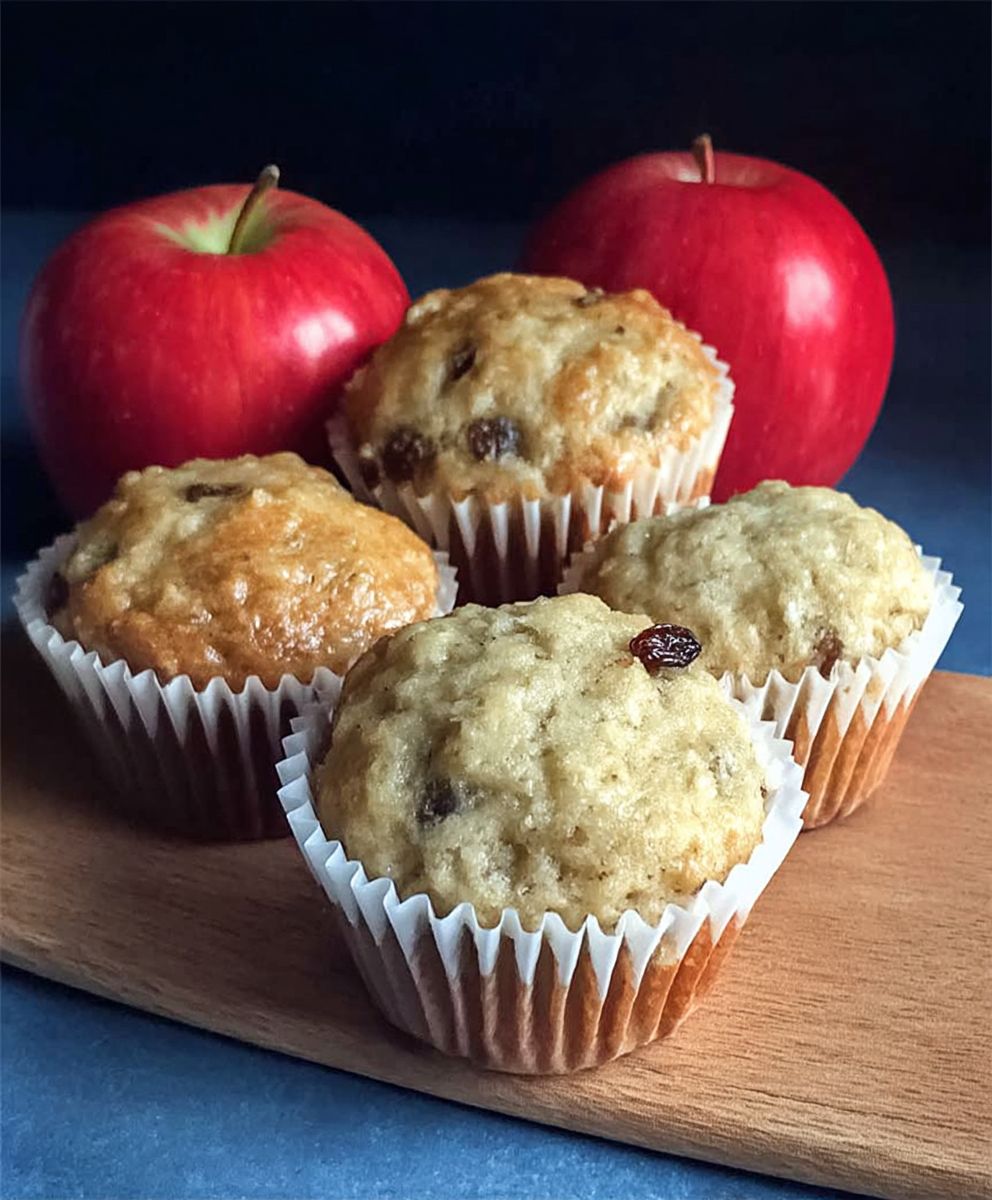 Applesauce Raisin Muffins